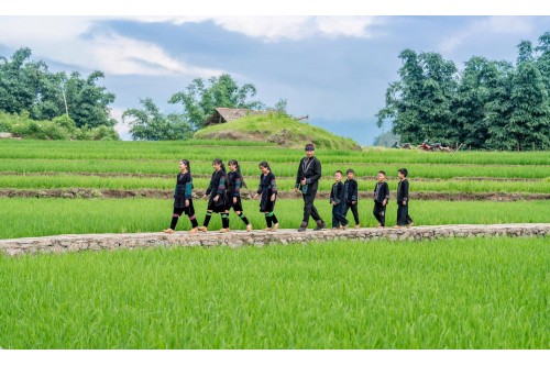 SIÊU MẪU HỒ ĐỨC VĨNH x BẢN CÁT CÁT - CAT CAT VILLAGE, SAPA