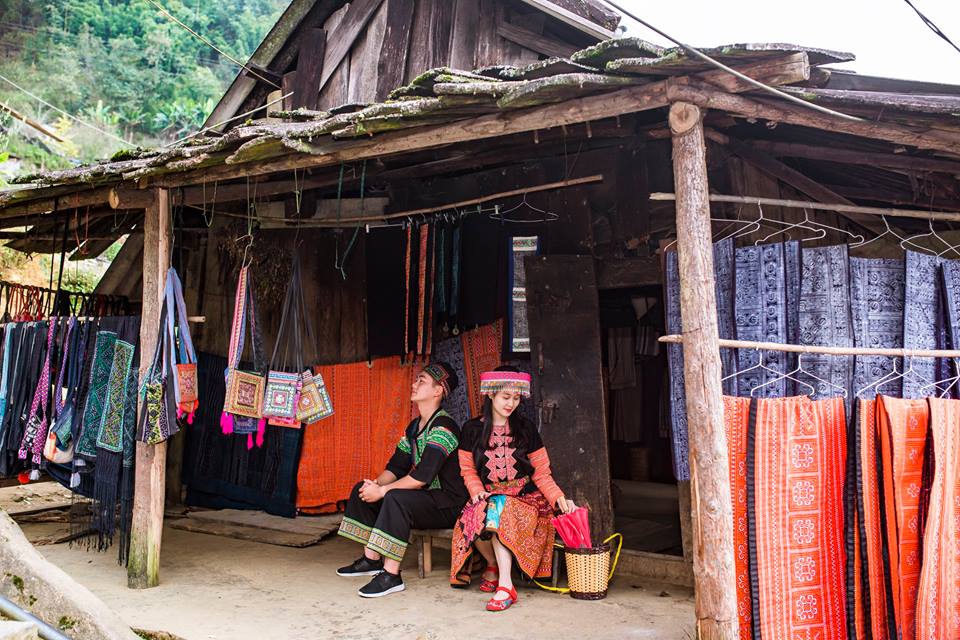 Sapa trong mắt ai